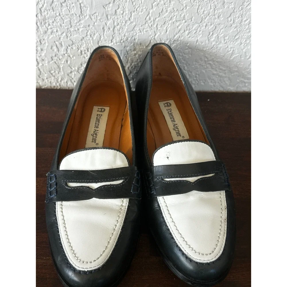 Etienne Aigner Michele Loafers Women Size 7M‎ Navy White Leather Penny Loafer